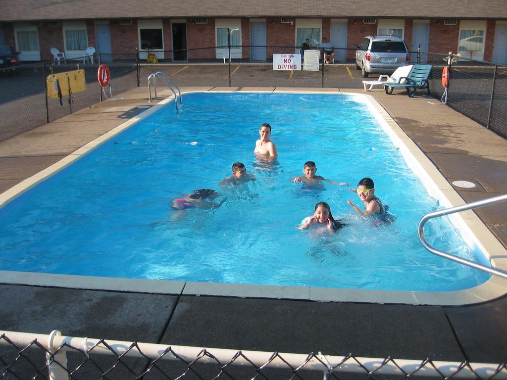 Caravan Inn Ниагара-Фолс Экстерьер фото